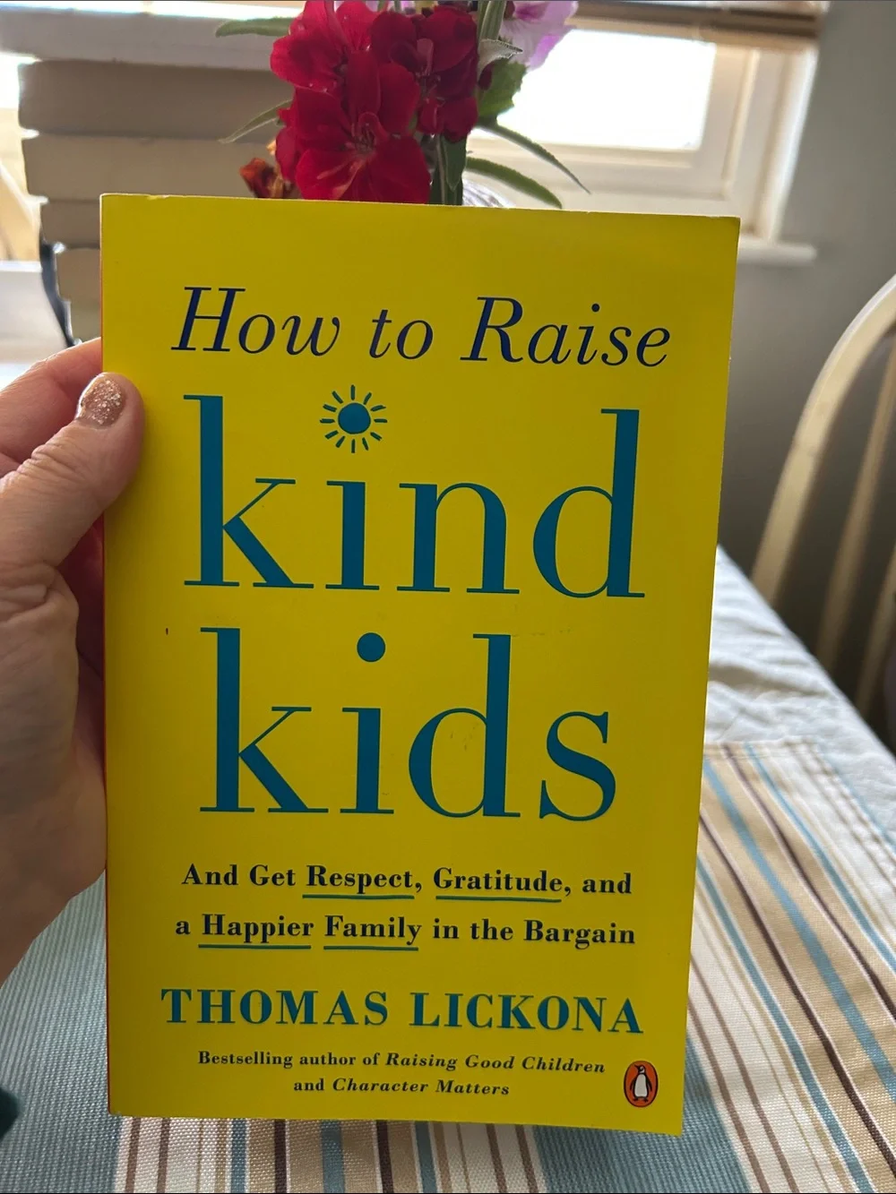 Kind Kids Parenting Guide - Yellow/Blue